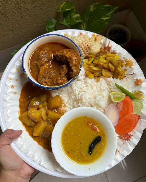 Chicken Rice Thali – A Hearty Feast